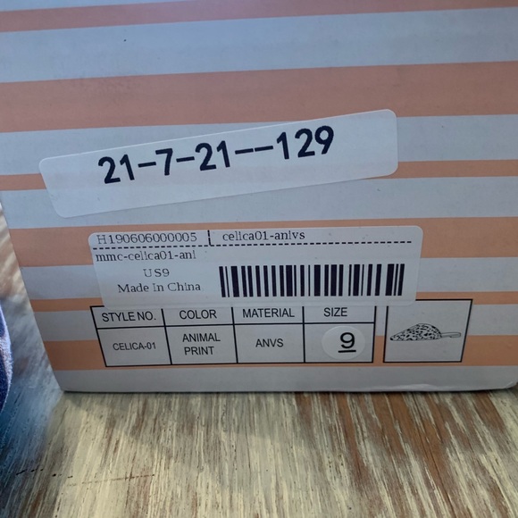 Leopard Print slip on shoe, New With Tag, Size 9 - Picture 4 of 5